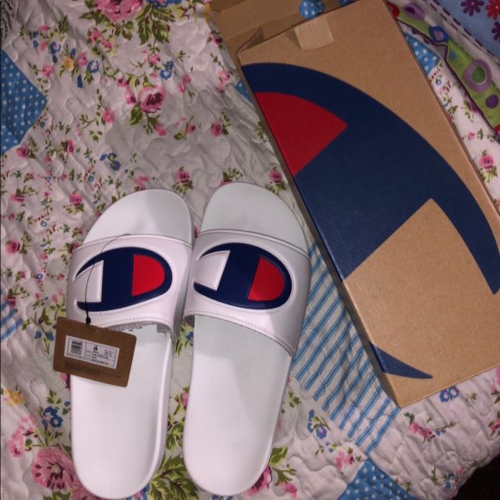 WHITE CHAMPION SLIDES